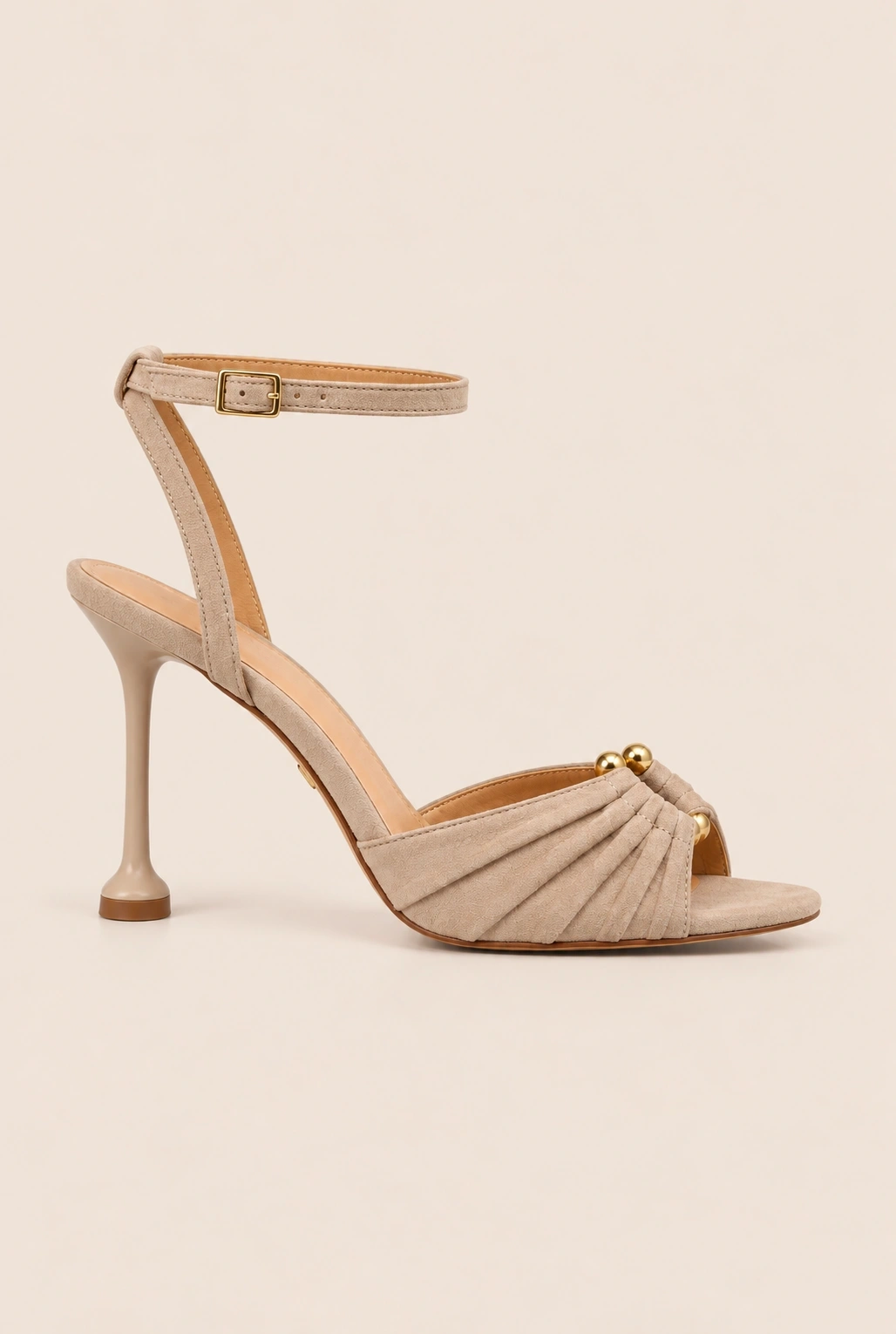 Avialle – sandali beige con tacco a spillo sottile e finitura stabile